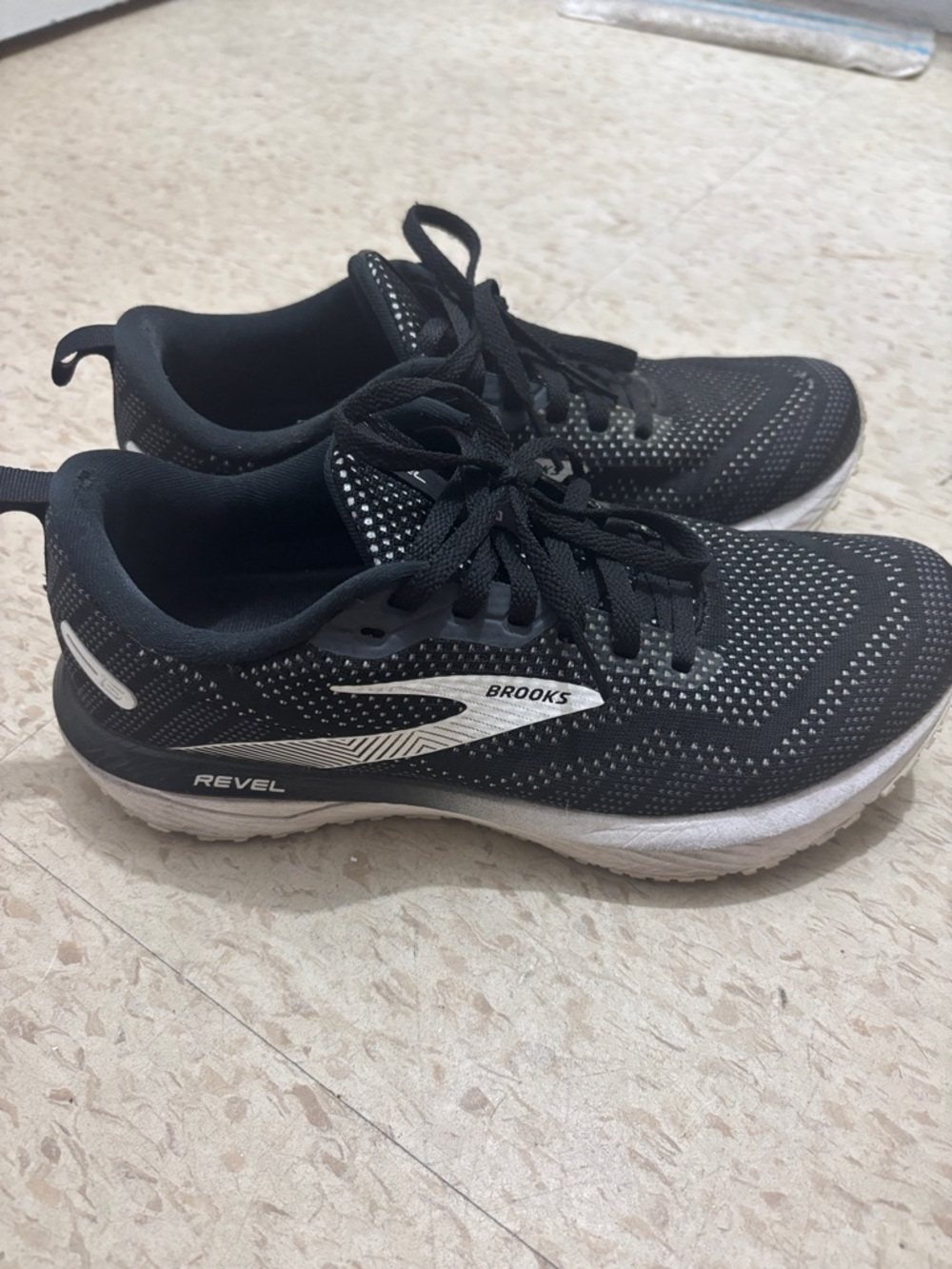 Brooks Revel running sneakers